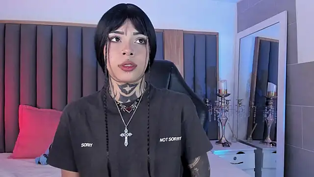 misstomie  online show from 11-28-25, 03:56