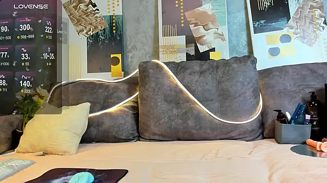 SlyFoxTales  online show from 11-26-25, 08:20