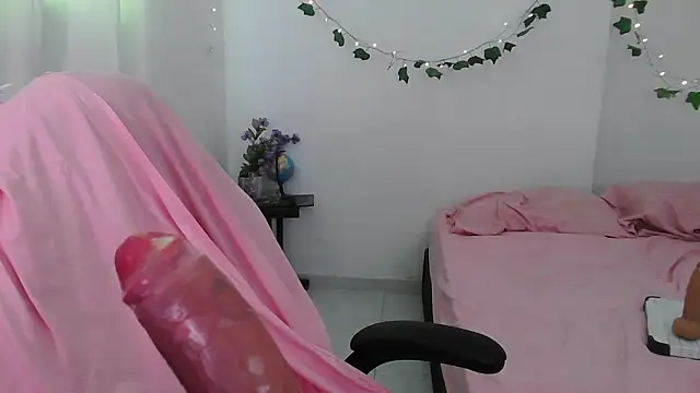 Snapshot of Juicy_elenxx chatting on 05-08-26, 05:00 Juicy elenxx online show from 05-08-26, 05:00