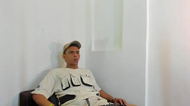  Tarekk  online show from 10-07-25, 02:29