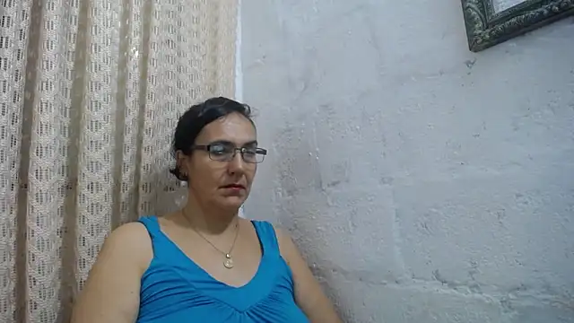 Snapshot of gabbyparker_ chatting on 06-06-26, 07:46 gabbyparker online show from 06-06-26, 07:46