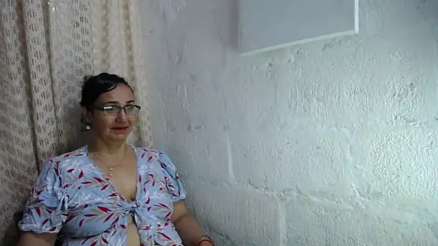 gabbyparker  online show from 10-20-25, 09:43