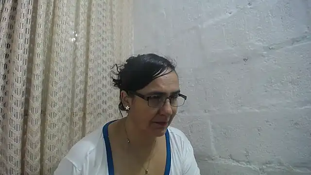 Snapshot of gabbyparker_ chatting on 04-22-26, 09:27 gabbyparker online show from 04-22-26, 09:27