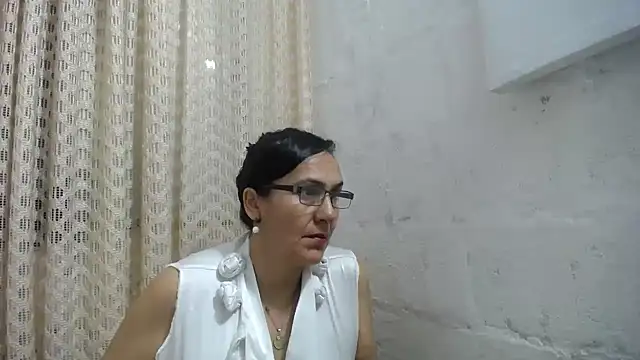 gabbyparker  online show from 12-15-25, 09:59