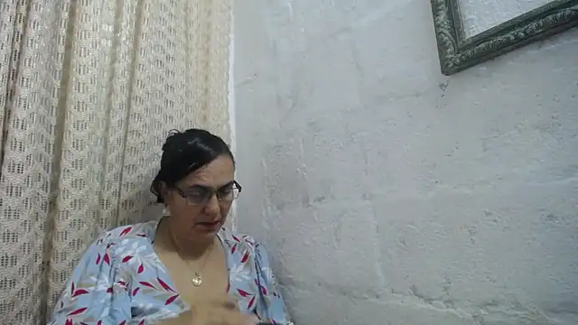 Snapshot of gabbyparker_ chatting on 05-27-26, 10:11 gabbyparker online show from 05-27-26, 10:11