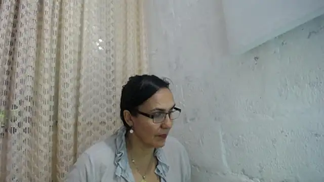 gabbyparker  online show from 12-18-25, 10:35