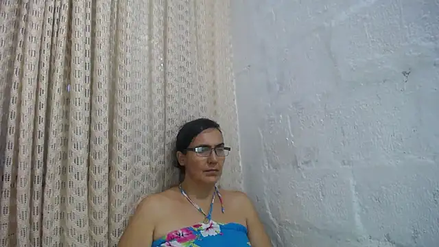 Snapshot of gabbyparker_ chatting on 04-30-26, 10:58 gabbyparker online show from 04-30-26, 10:58