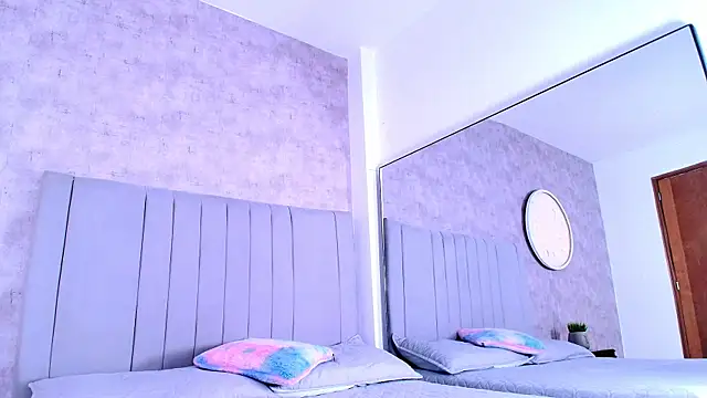 karla-ruiz online show from 10-13-25, 07:04