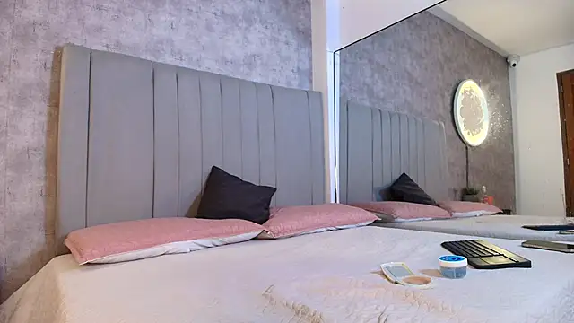 karla-ruiz online show from 04-07-26, 07:48