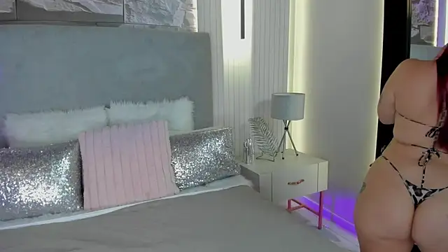 HannahCollyns online show from 11-29-25, 07:25