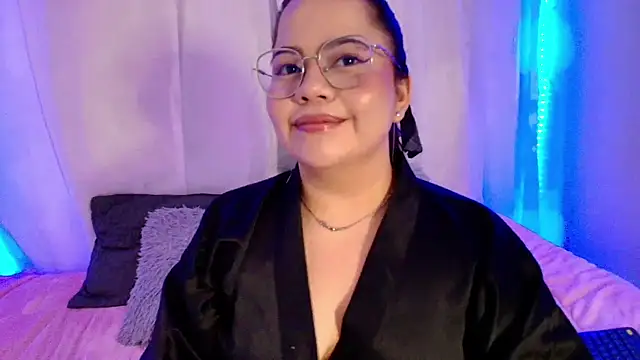 Snapshot of LilyRousee chatting on 05-03-26, 04:17 LilyRousee online show from 05-03-26, 04:17