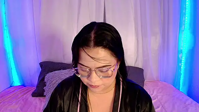Snapshot of LilyRousee chatting on 05-05-26, 03:20 LilyRousee online show from 05-05-26, 03:20