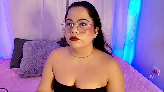 Snapshot of LilyRousee chatting on 05-04-26, 03:32 LilyRousee online show from 05-04-26, 03:32