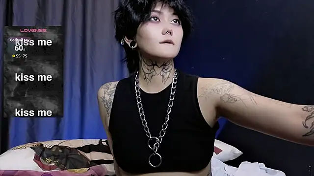 GothXRaven online show from 10-17-25, 04:09