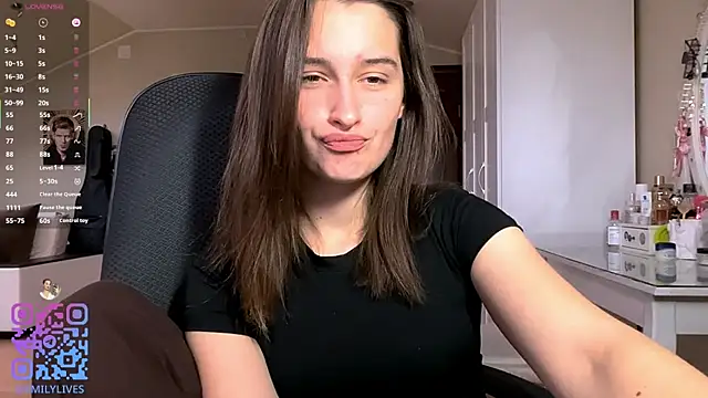 Snapshot of DarlineBrustera chatting on 04-21-26, 02:23 DarlineBrustera online show from 04-21-26, 02:23