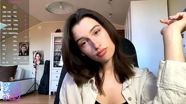 Snapshot of DarlineBrustera chatting on 05-23-26, 02:16 DarlineBrustera online show from 05-23-26, 02:16