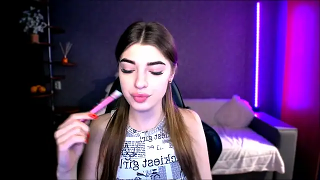 Dianaa Lee0 online show from 09-10-25, 07:24