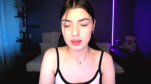 Snapshot of Dianaa_Lee0 chatting on 06-18-26, 03:39 Dianaa Lee0 online show from 06-18-26, 03:39