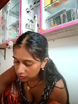 Snapshot of hotshreya69 chatting on 09-20-25, 06:29 hotshreya69 online show from 09-20-25, 06:29
