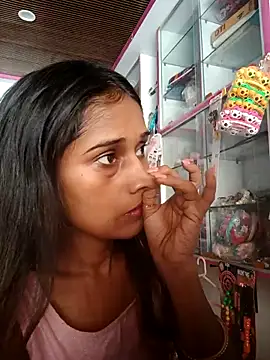 Snapshot of hotshreya69 chatting on 09-28-25, 06:31 hotshreya69 online show from 09-28-25, 06:31