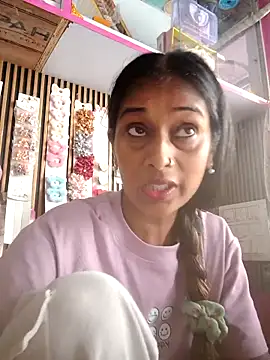 Snapshot of hotshreya69 chatting on 09-23-25, 06:09 hotshreya69 online show from 09-23-25, 06:09