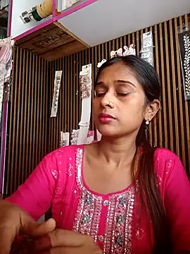 Snapshot of hotshreya69 chatting on 10-10-25, 08:37 hotshreya69 online show from 10-10-25, 08:37