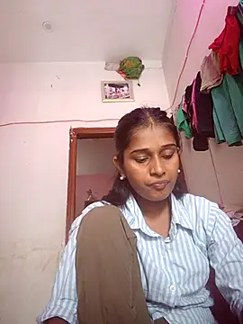 Snapshot of hotshreya69 chatting on 10-07-25, 06:14 hotshreya69 online show from 10-07-25, 06:14