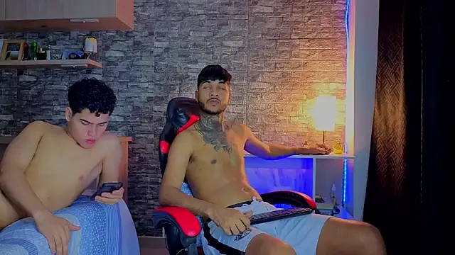 Snapshot of Theimperialboys_ chatting on 05-17-26, 08:36 Theimperialboys online show from 05-17-26, 08:36