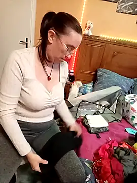 Sophierob1 online show from 09-24-25, 06:20