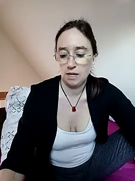 Sophierob1 online show from 04-14-26, 07:02