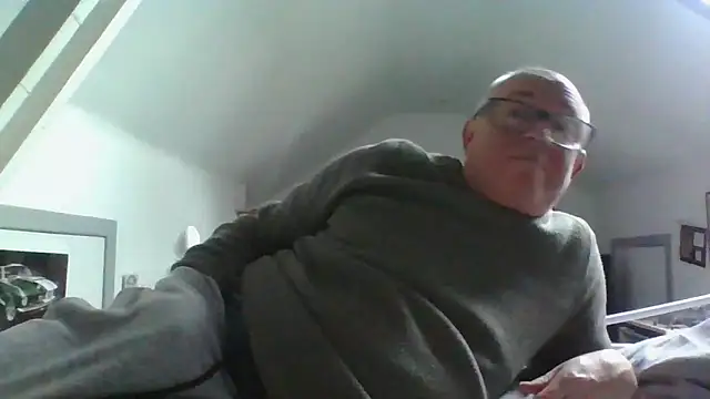 Snapshot of naughtygrandad1 chatting on 10-21-25, 02:05 naughtygrandad1 online show from 10-21-25, 02:05