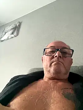Snapshot of naughtygrandad1 chatting on 09-20-25, 06:40 naughtygrandad1 online show from 09-20-25, 06:40