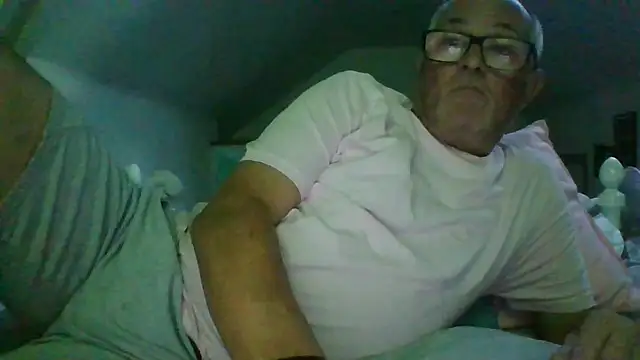 Snapshot of naughtygrandad1 chatting on 09-09-25, 06:50 naughtygrandad1 online show from 09-09-25, 06:50