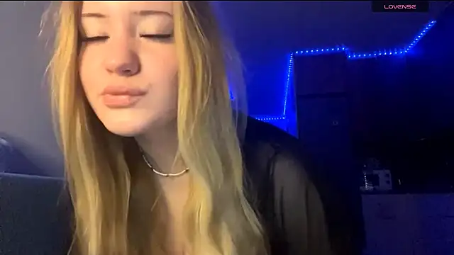 PandaFluff online show from 12-16-25, 04:22