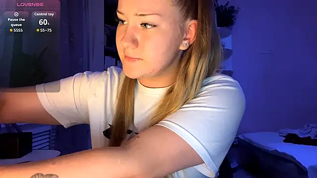 PandaFluff online show from 10-10-25, 03:57