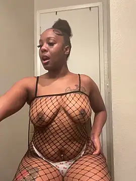 ObsessedWLyla online show from 11-14-25, 09:35