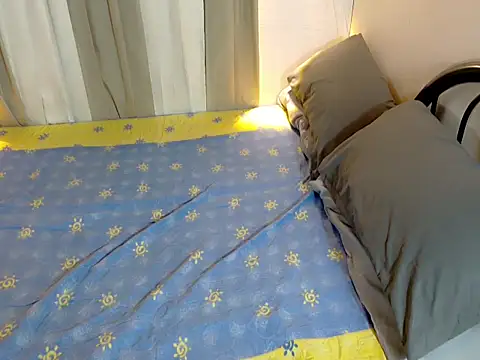 avery in paradisexx online show from 10-24-25, 07:51