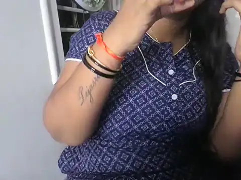 its me Rashmi online show from 10-20-25, 05:46