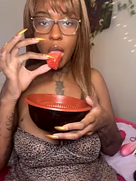 MistiSavannah online show from 11-23-25, 03:00