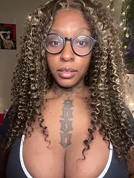 MistiSavannah online show from 04-30-26, 01:45