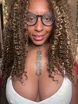 MistiSavannah online show from 04-27-26, 01:03