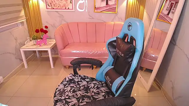 angel09 a  online show from 12-19-25, 12:40