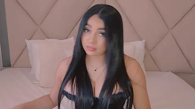 Snapshot of CharlotteeBrownn chatting on 06-19-26, 06:36 CharlotteeBrownn online show from 06-19-26, 06:36