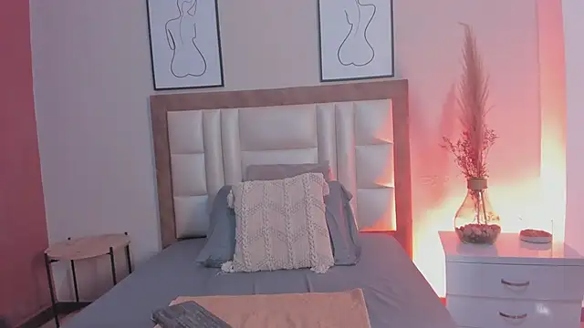 SamantaVee online show from 09-10-25, 11:53