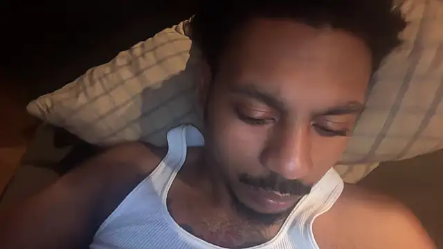 Snapshot of Yungandhungd chatting on 03-13-26, 06:29 Yungandhungd online show from 03-13-26, 06:29