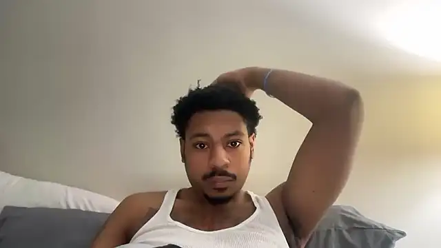 Snapshot of Yungandhungd chatting on 02-11-26, 07:14 Yungandhungd online show from 02-11-26, 07:14