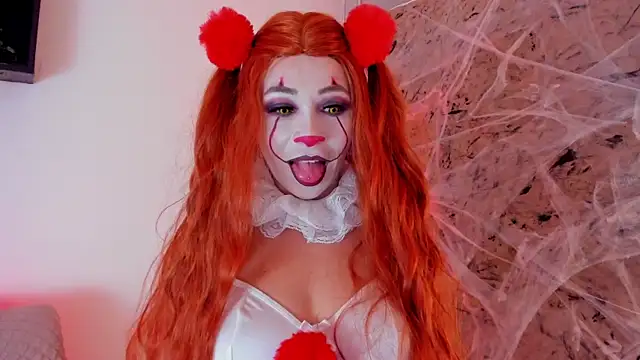 Snapshot of riley_bensongh chatting on 10-25-25, 10:32 riley bensongh online show from 10-25-25, 10:32