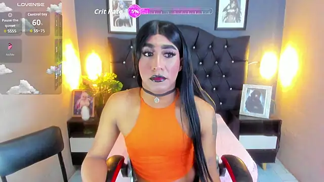 Lucia-Horny24 online show from 09-10-25, 07:24