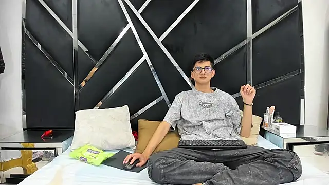 Noa Arez online show from 01-16-26, 04:05