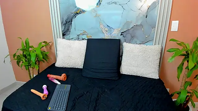 Snapshot of GalaX_x chatting on 10-08-25, 01:18 GalaX x online show from 10-08-25, 01:18